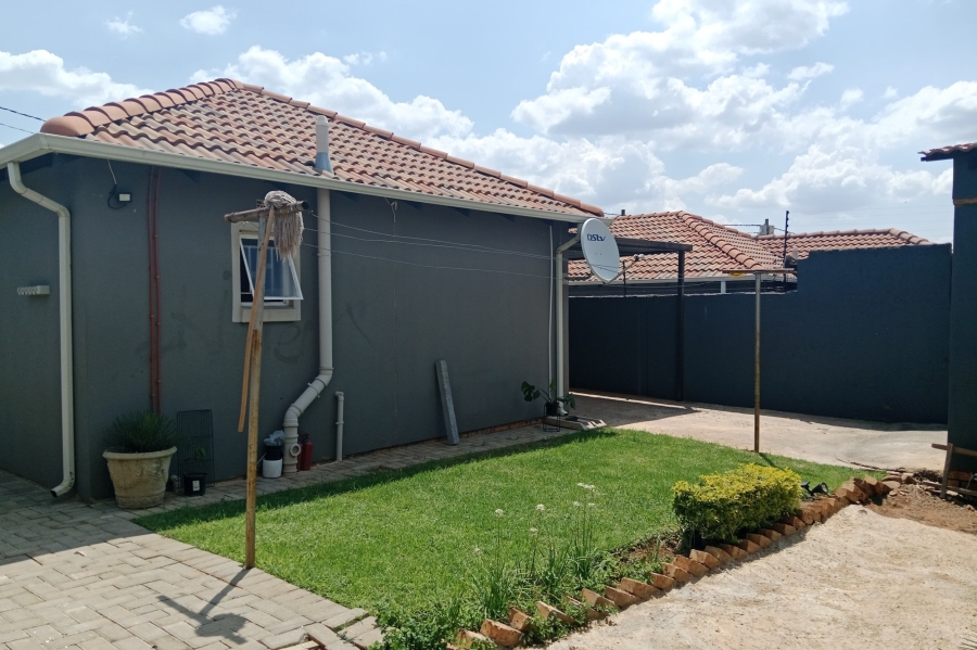 To Let 3 Bedroom Property for Rent in Mahube Valley Gauteng