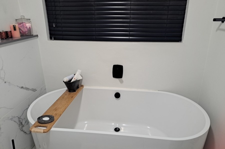 3 Bedroom Property for Sale in The Polofields Gauteng