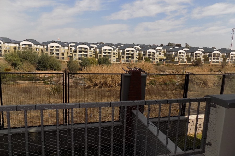 2 Bedroom Property for Sale in Waterfall Heights Gauteng