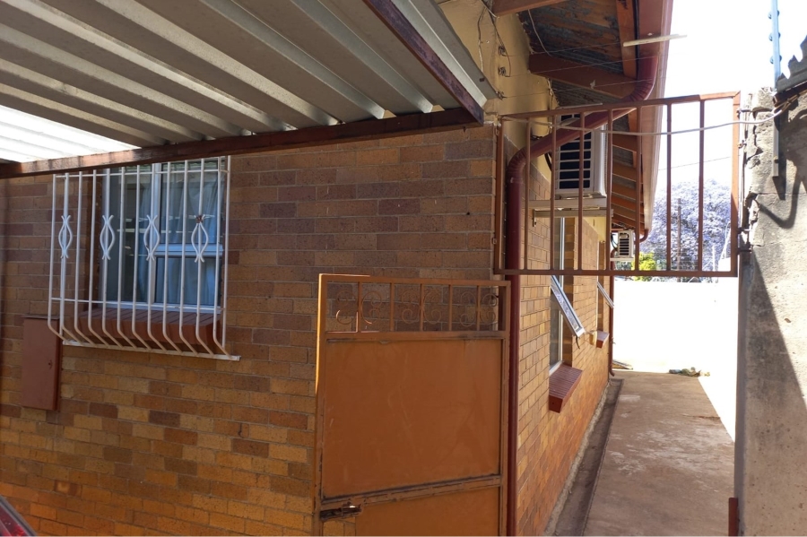 2 Bedroom Property for Sale in Bezuidenhout Valley Gauteng