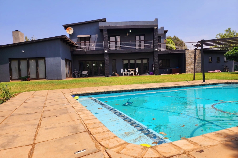 7 Bedroom Property for Sale in Raslouw Glen Gauteng