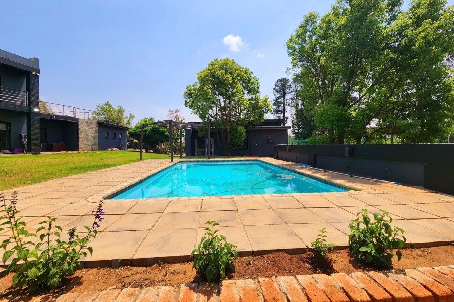 7 Bedroom Property for Sale in Raslouw Glen Gauteng