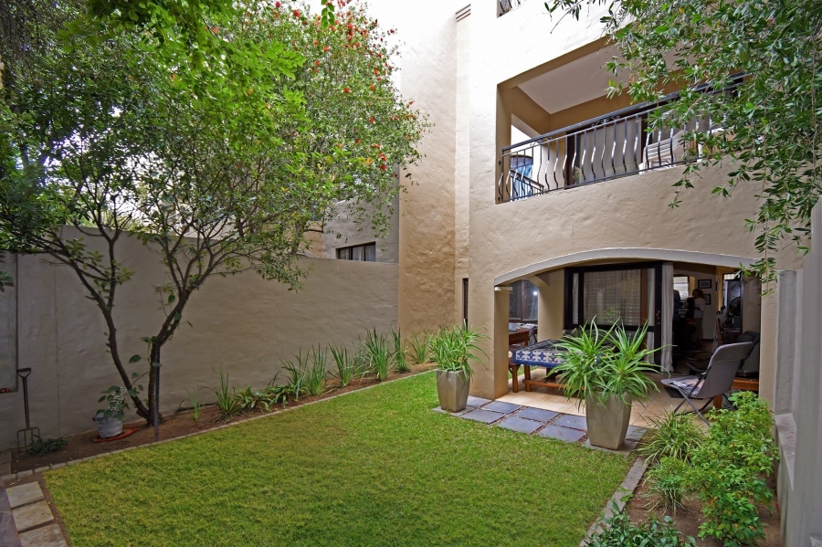 1 Bedroom Property for Sale in Lonehill Gauteng