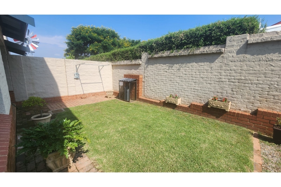 3 Bedroom Property for Sale in Candlewoods Country Estate Gauteng