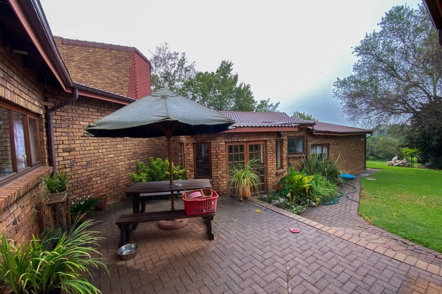 4 Bedroom Property for Sale in Zwavelpoort Gauteng