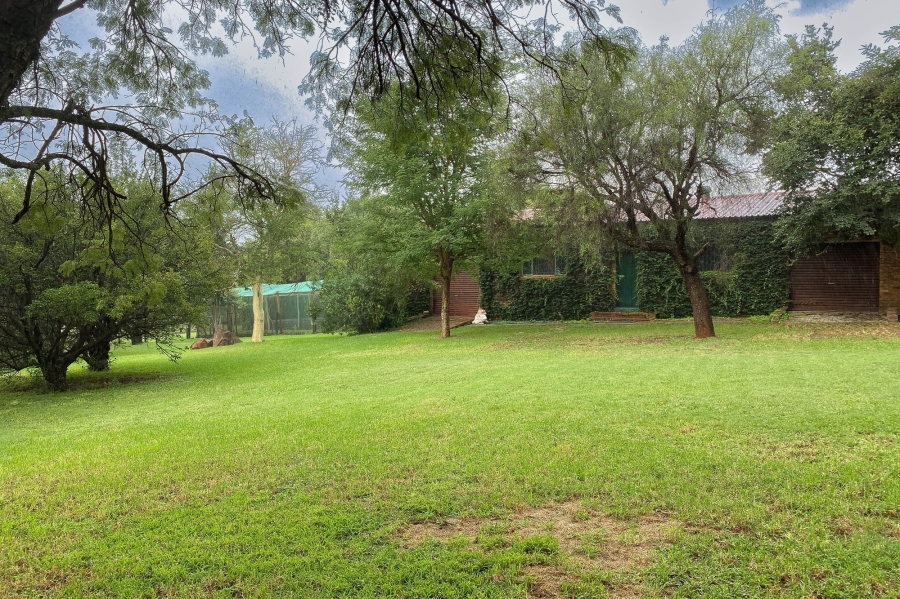 4 Bedroom Property for Sale in Zwavelpoort Gauteng