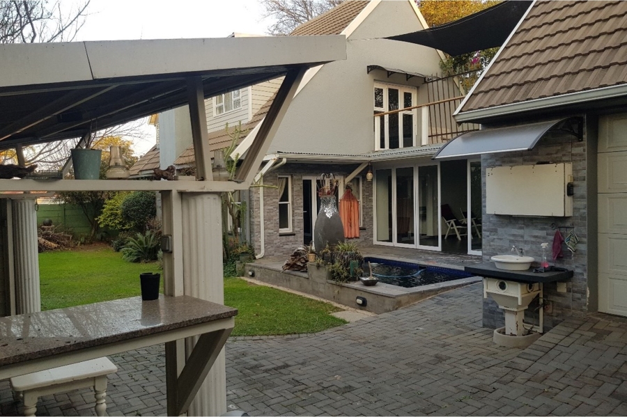 4 Bedroom Property for Sale in Maroeladal Gauteng