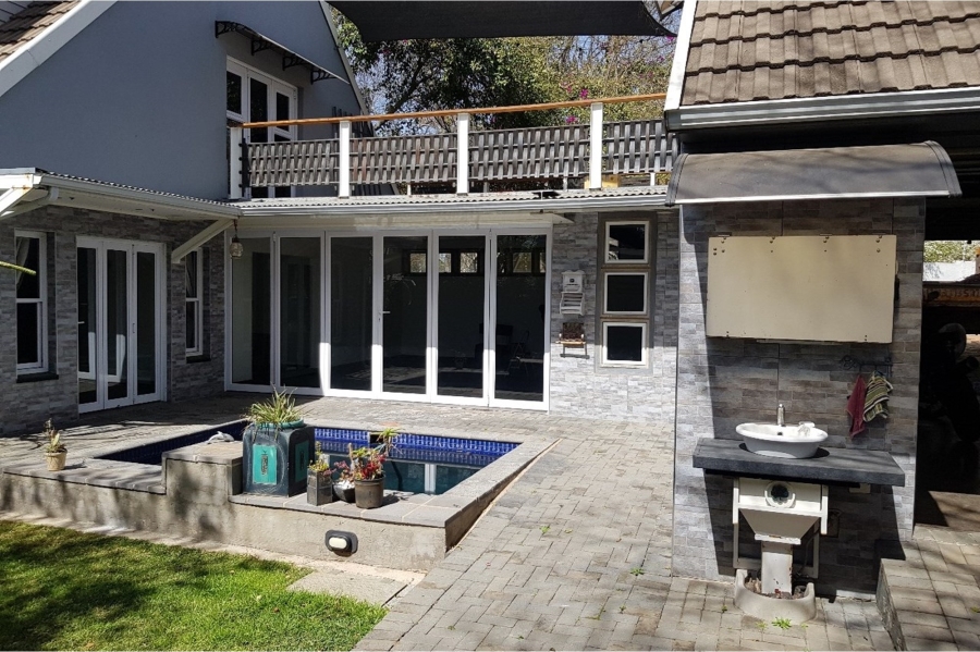 4 Bedroom Property for Sale in Maroeladal Gauteng