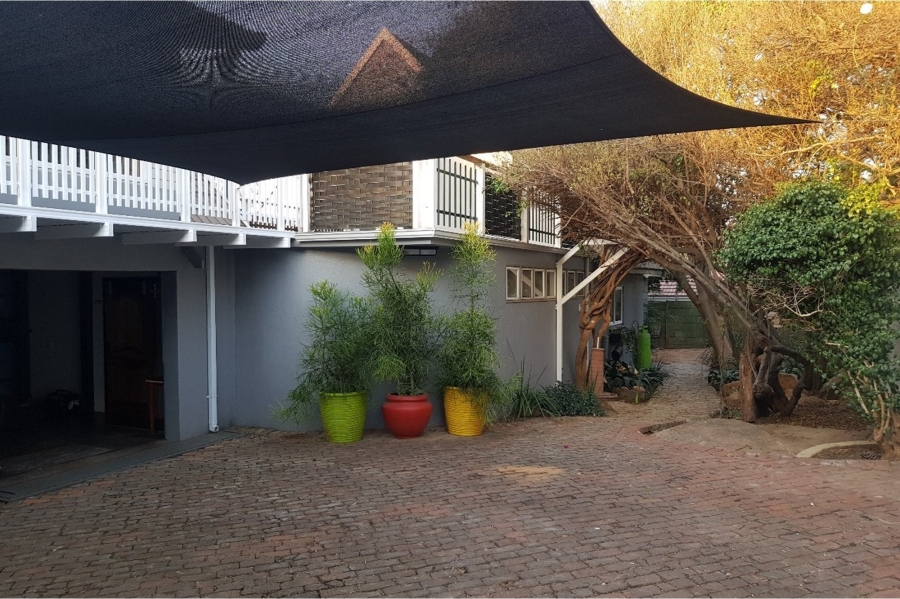 4 Bedroom Property for Sale in Maroeladal Gauteng