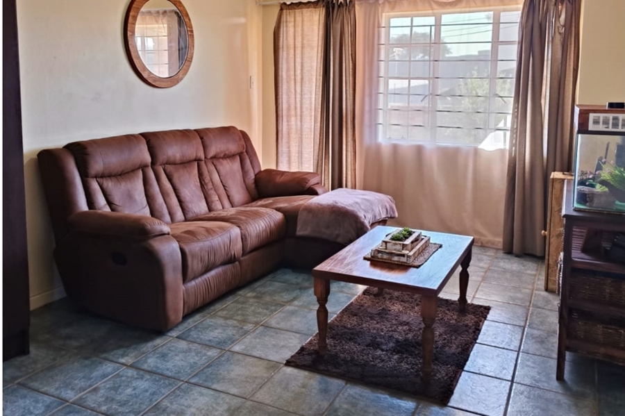 1 Bedroom Property for Sale in Die Hoewes Gauteng