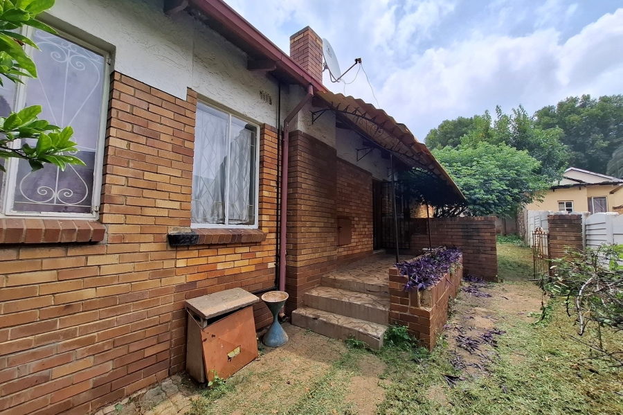 4 Bedroom Property for Sale in Bezuidenhout Valley Gauteng