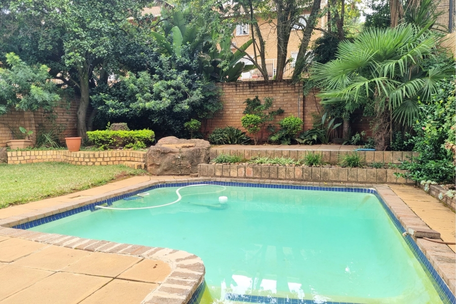 4 Bedroom Property for Sale in Faerie Glen Gauteng