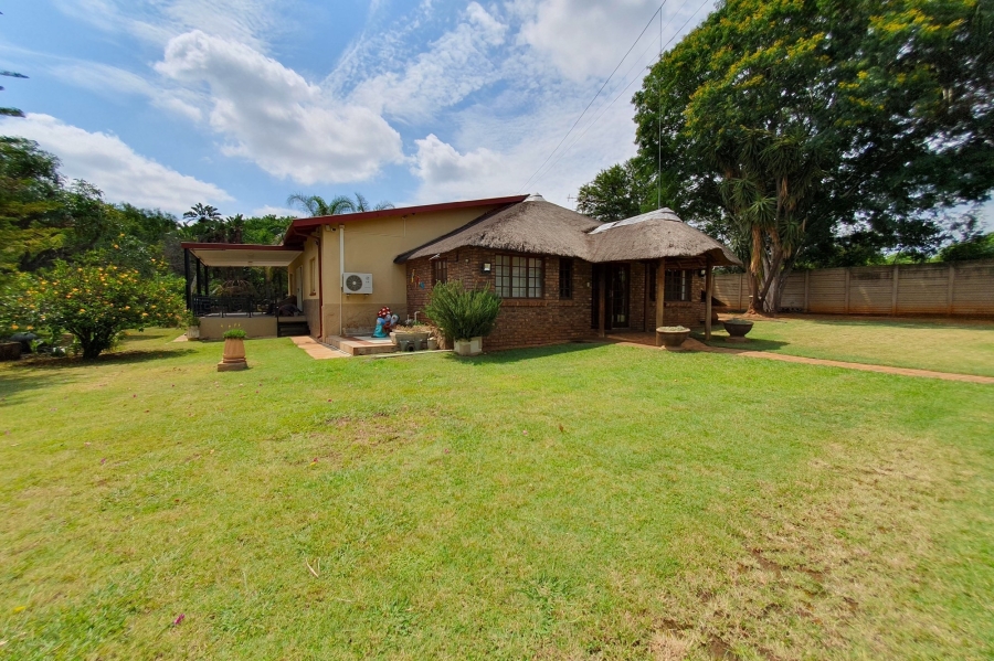 6 Bedroom Property for Sale in Patryshoek A H Gauteng