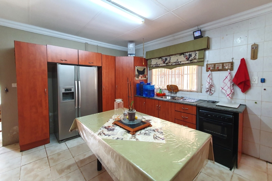 6 Bedroom Property for Sale in Patryshoek A H Gauteng