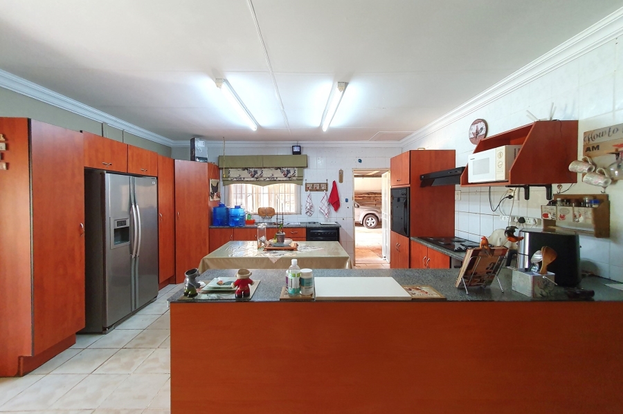 6 Bedroom Property for Sale in Patryshoek A H Gauteng
