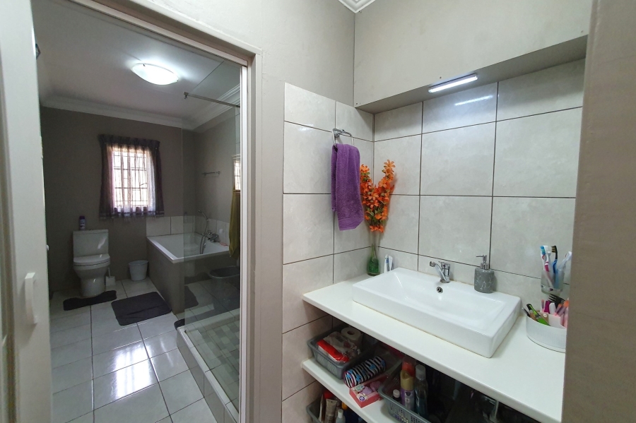 6 Bedroom Property for Sale in Patryshoek A H Gauteng