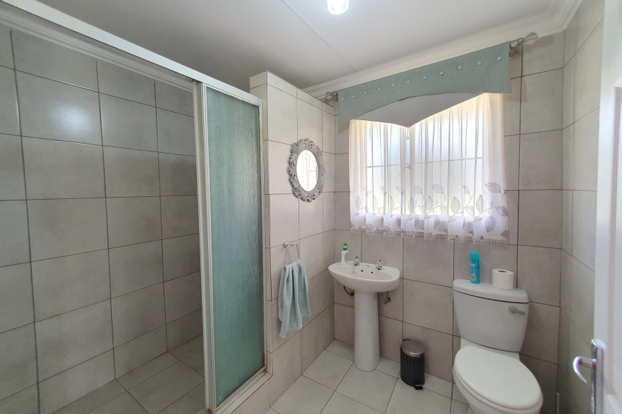 6 Bedroom Property for Sale in Patryshoek A H Gauteng