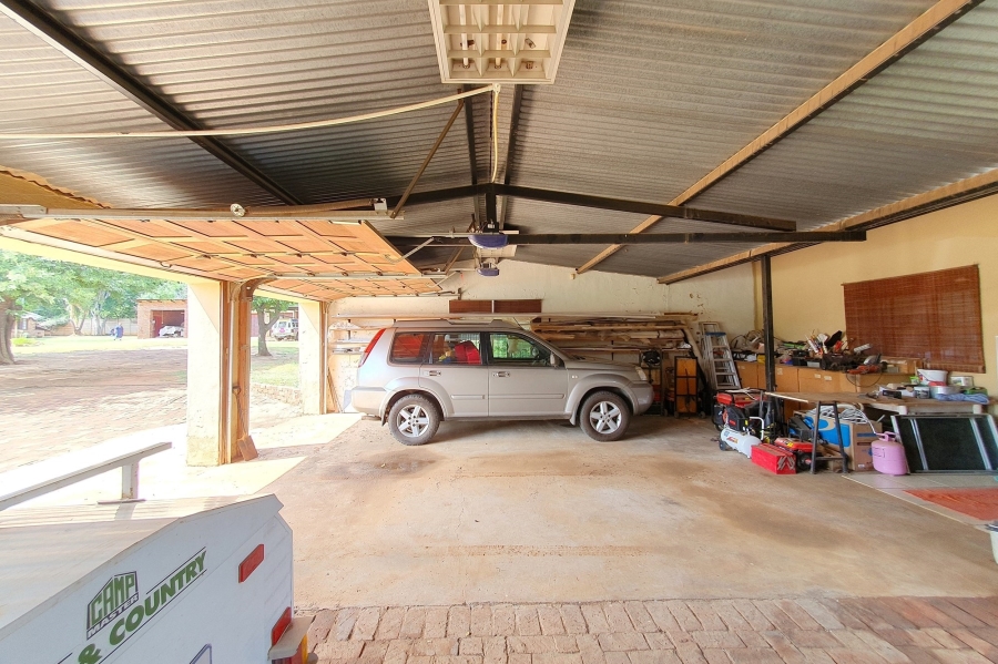 6 Bedroom Property for Sale in Patryshoek A H Gauteng