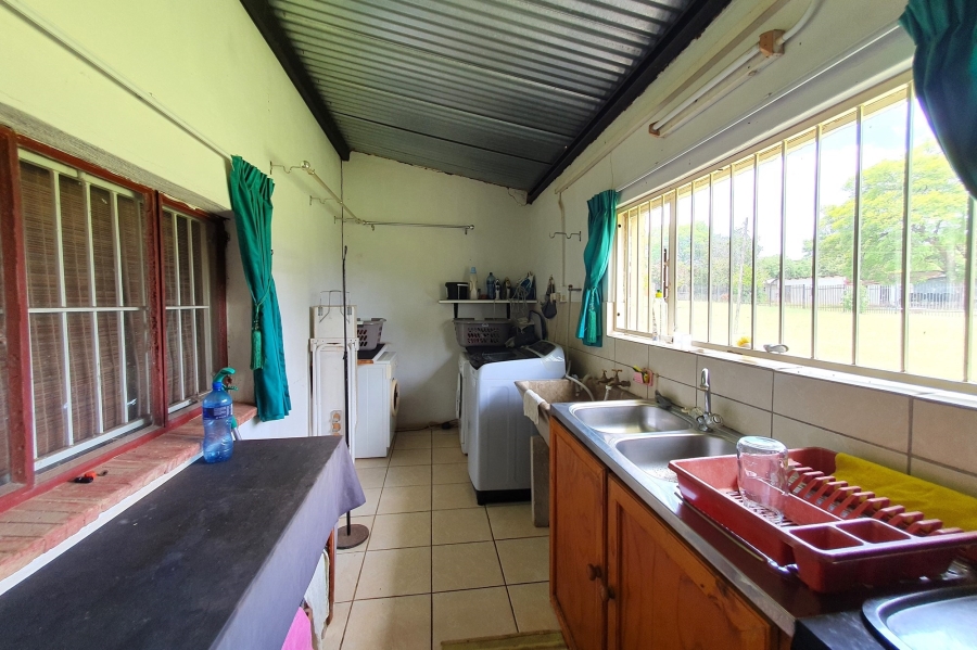 6 Bedroom Property for Sale in Patryshoek A H Gauteng