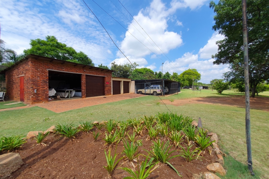 6 Bedroom Property for Sale in Patryshoek A H Gauteng
