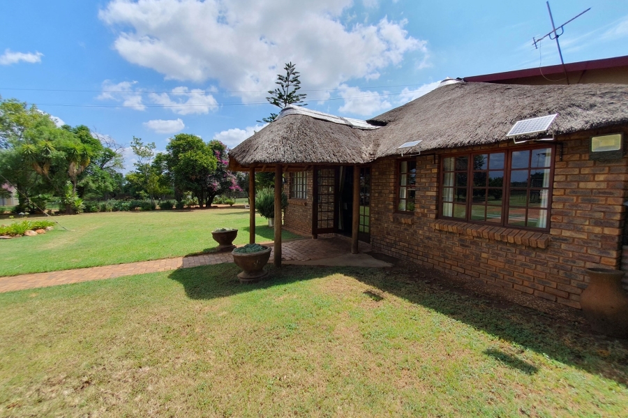 6 Bedroom Property for Sale in Patryshoek A H Gauteng