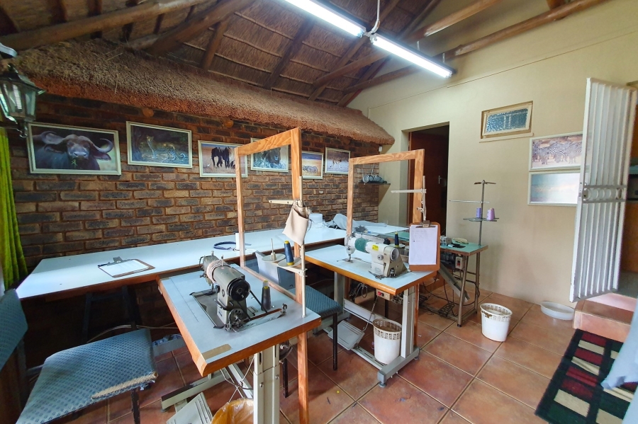 6 Bedroom Property for Sale in Patryshoek A H Gauteng