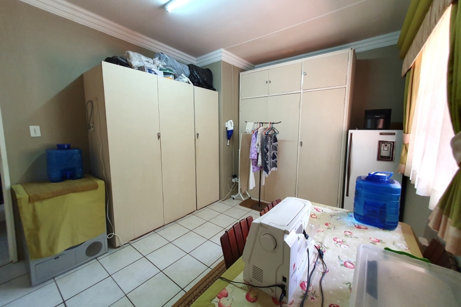 6 Bedroom Property for Sale in Patryshoek A H Gauteng