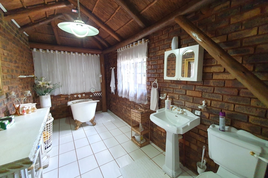6 Bedroom Property for Sale in Patryshoek A H Gauteng