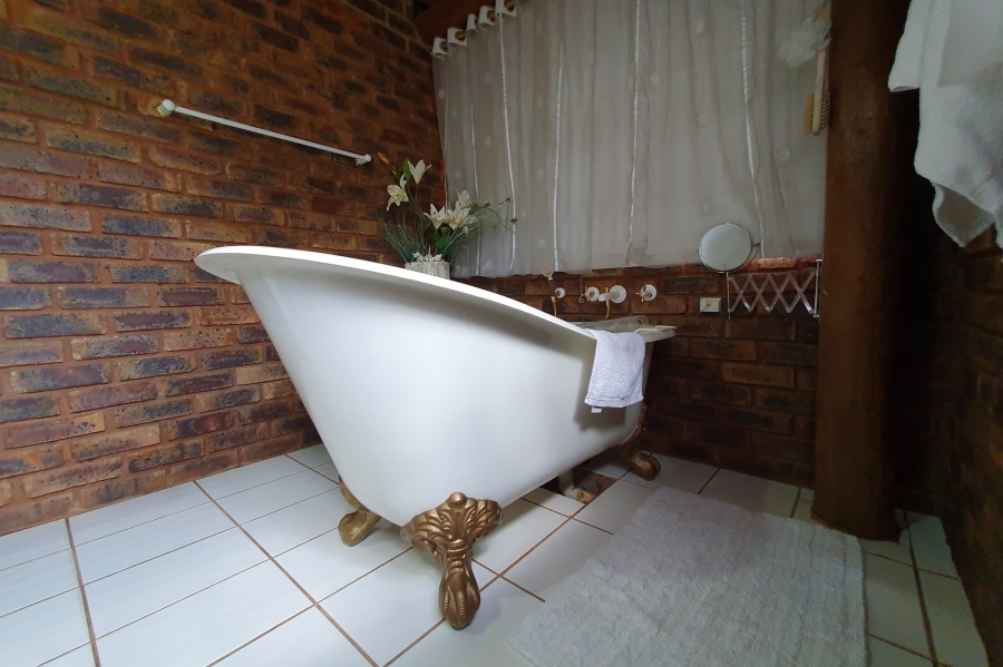 6 Bedroom Property for Sale in Patryshoek A H Gauteng