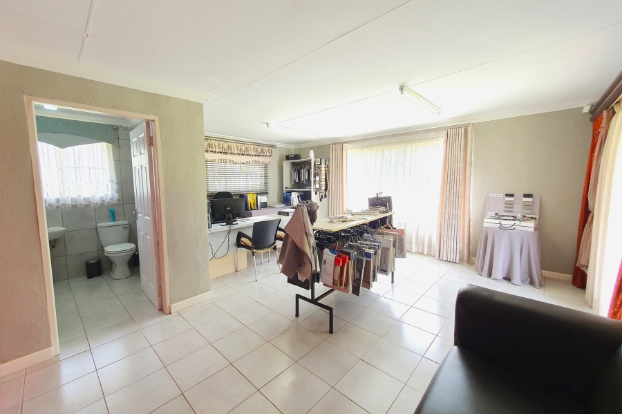6 Bedroom Property for Sale in Patryshoek A H Gauteng