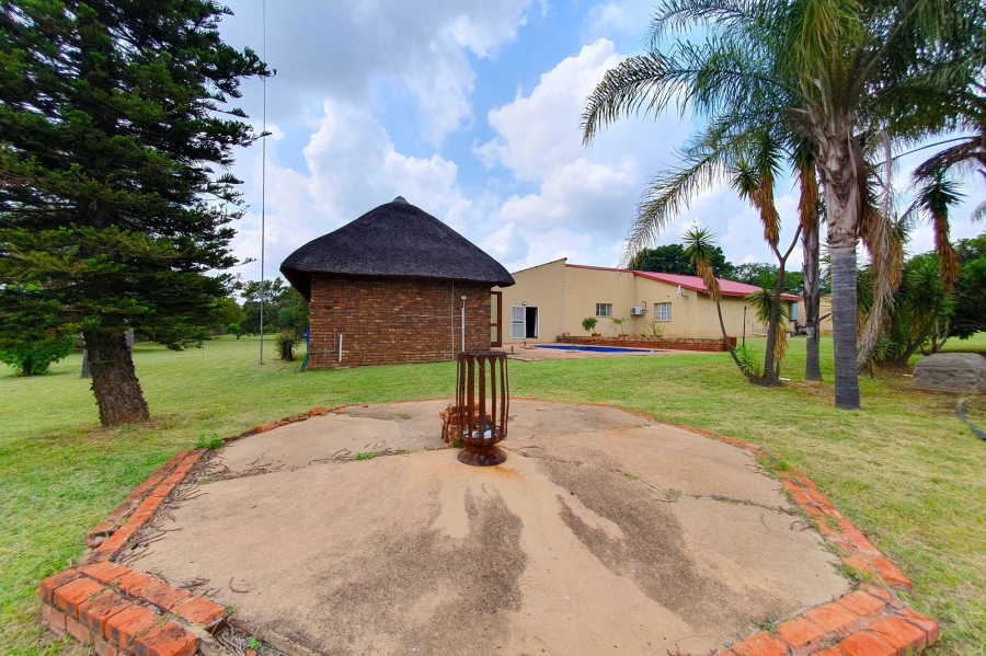 6 Bedroom Property for Sale in Patryshoek A H Gauteng