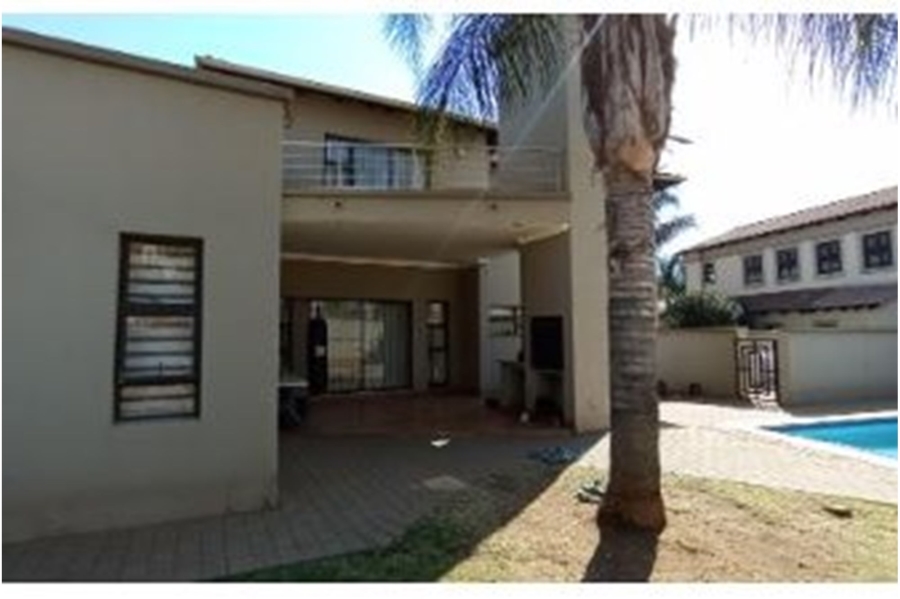 4 Bedroom Property for Sale in Monavoni Gauteng