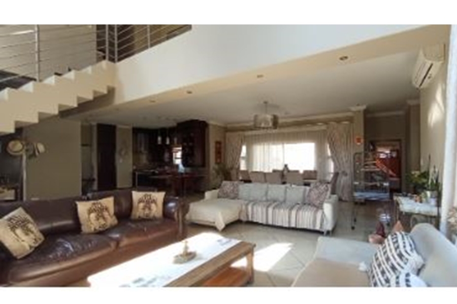 4 Bedroom Property for Sale in Monavoni Gauteng