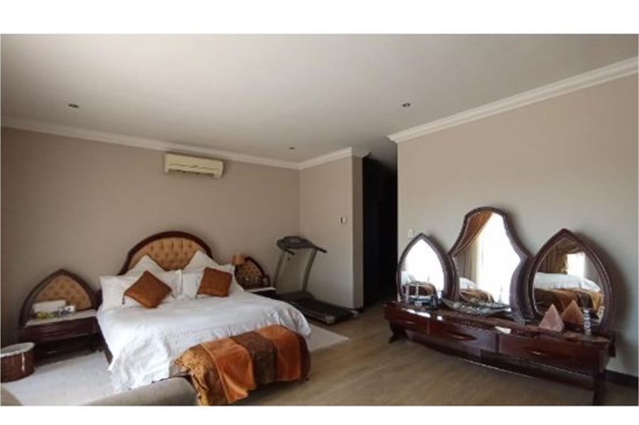 4 Bedroom Property for Sale in Monavoni Gauteng