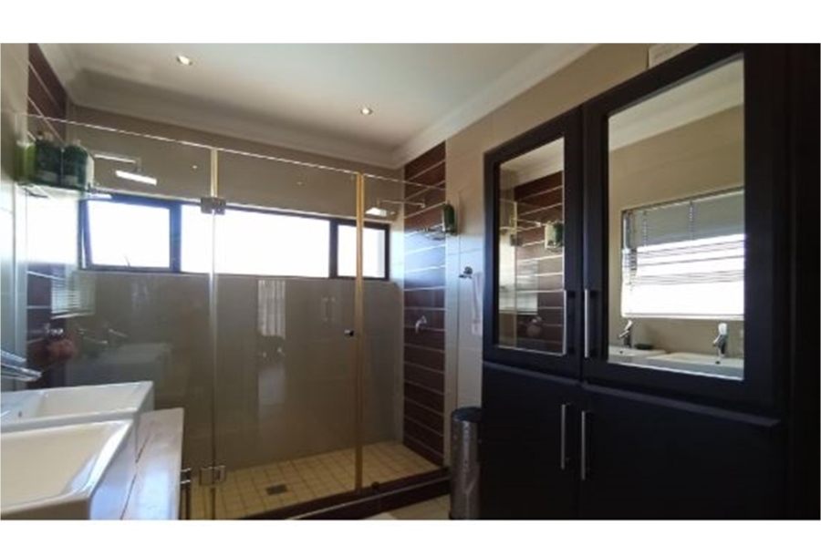 4 Bedroom Property for Sale in Monavoni Gauteng