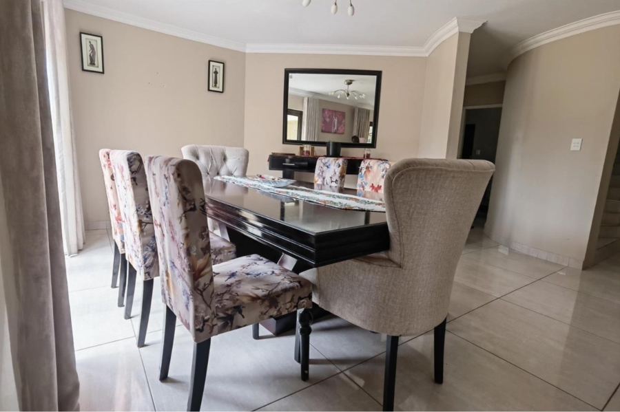 To Let 6 Bedroom Property for Rent in Blue Valley Golf Estate Gauteng