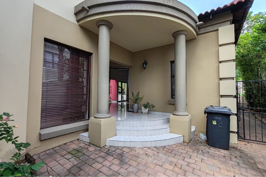 To Let 6 Bedroom Property for Rent in Blue Valley Golf Estate Gauteng