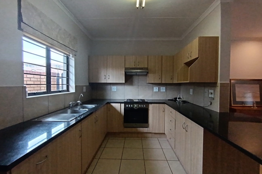 3 Bedroom Property for Sale in Olivedale Gauteng