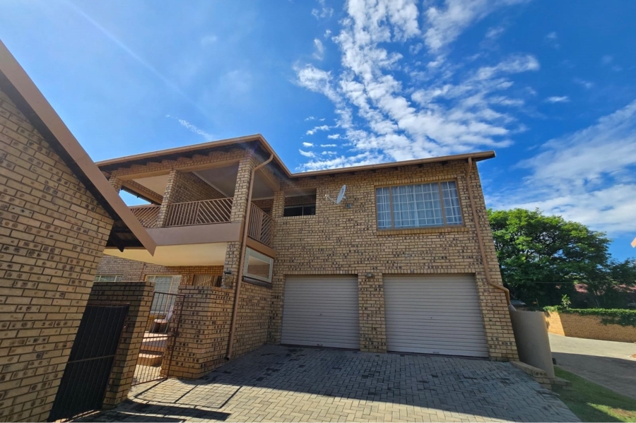 2 Bedroom Property for Sale in Magalieskruin Gauteng