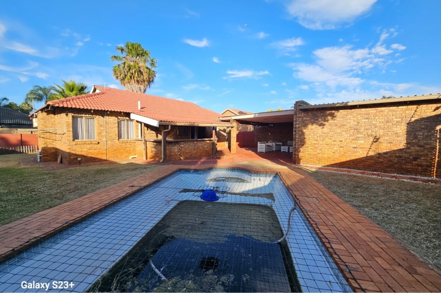 3 Bedroom Property for Sale in Doornpoort Gauteng