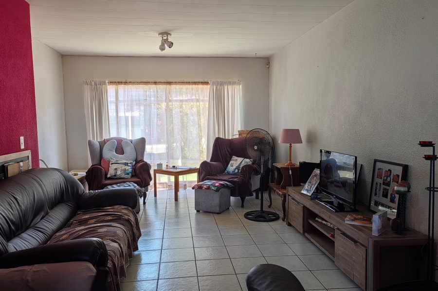 2 Bedroom Property for Sale in Brackendowns Gauteng