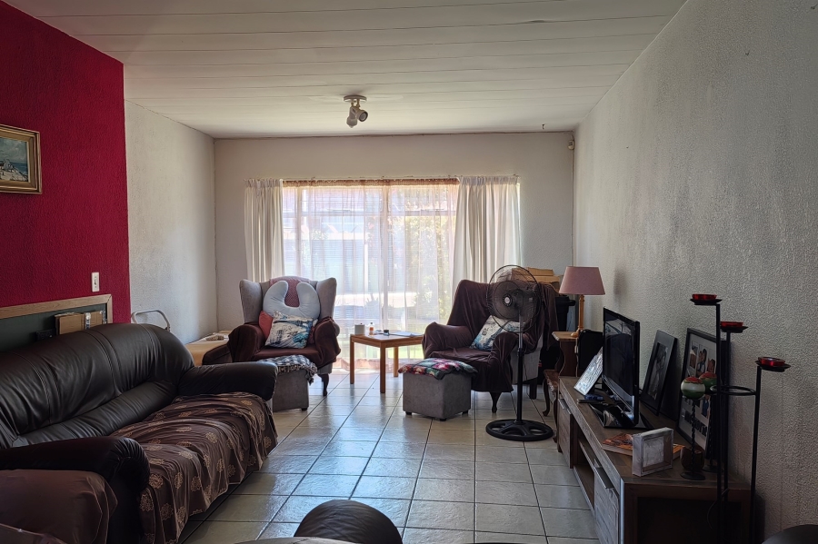 2 Bedroom Property for Sale in Brackendowns Gauteng