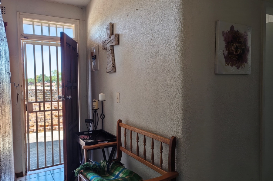 2 Bedroom Property for Sale in Brackendowns Gauteng