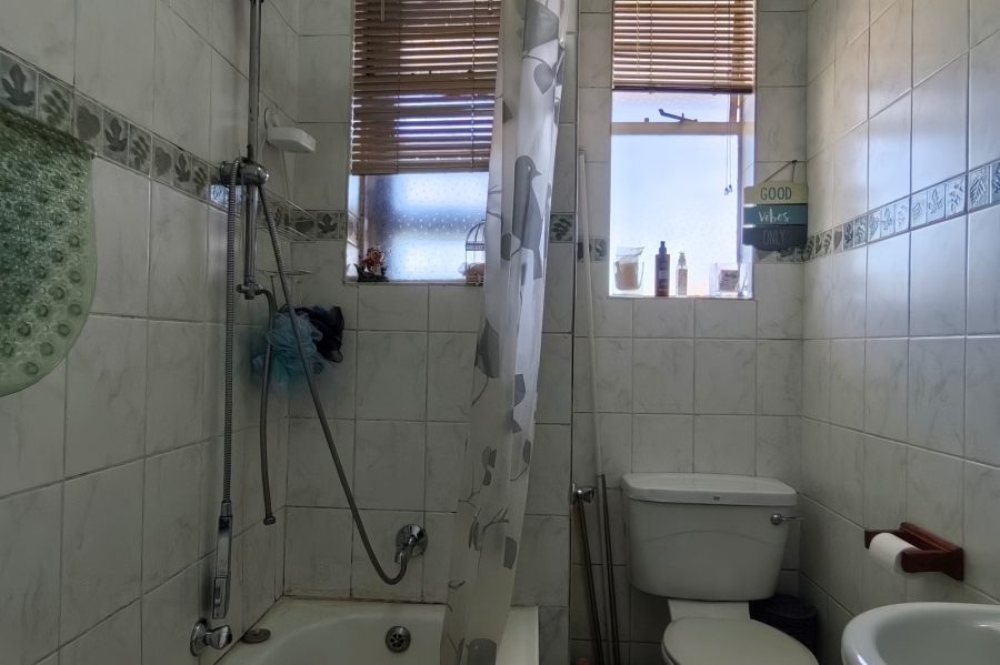 2 Bedroom Property for Sale in Brackendowns Gauteng