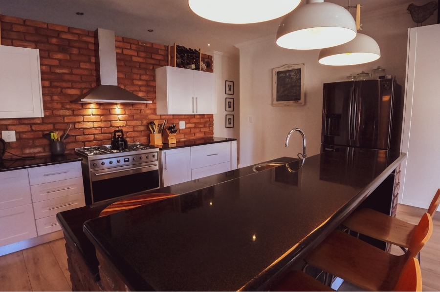 3 Bedroom Property for Sale in Edenvale Central Gauteng