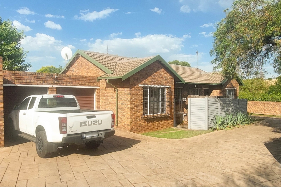 2 Bedroom Property for Sale in Highveld Gauteng