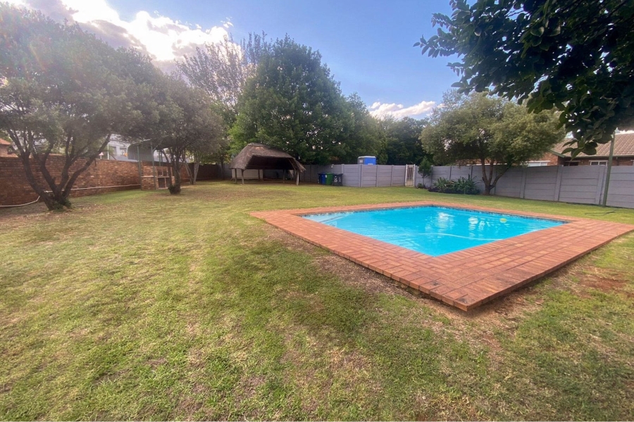 2 Bedroom Property for Sale in Highveld Gauteng