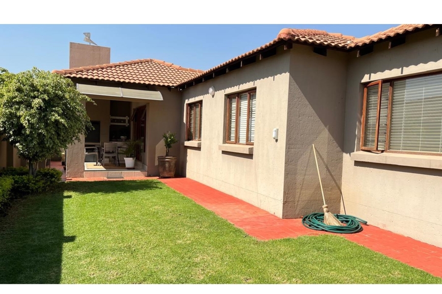 3 Bedroom Property for Sale in Thatchfield Estate Gauteng