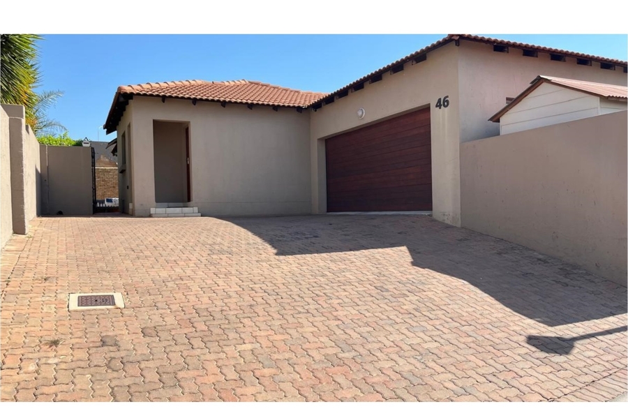 3 Bedroom Property for Sale in Thatchfield Estate Gauteng