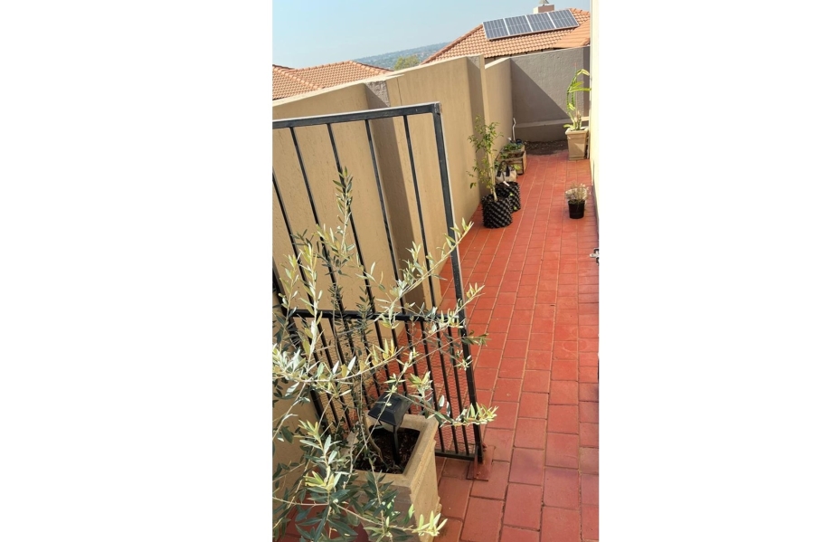 3 Bedroom Property for Sale in Thatchfield Estate Gauteng